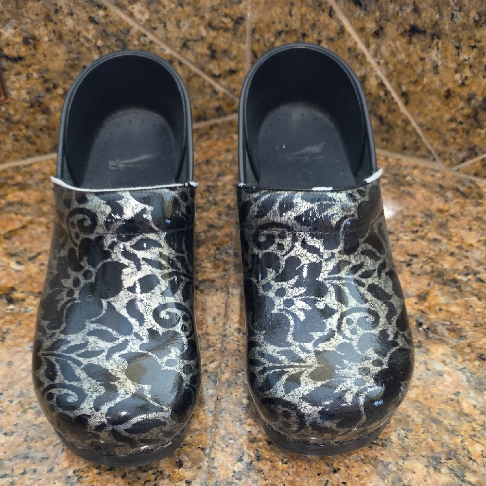 Dansko Clogs - SZ 40